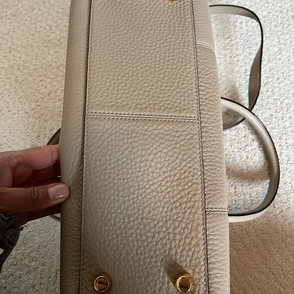 Beautiful leather Mackage handbag, perfect for spring! Brand new, never used! - Picture 3 of 6
